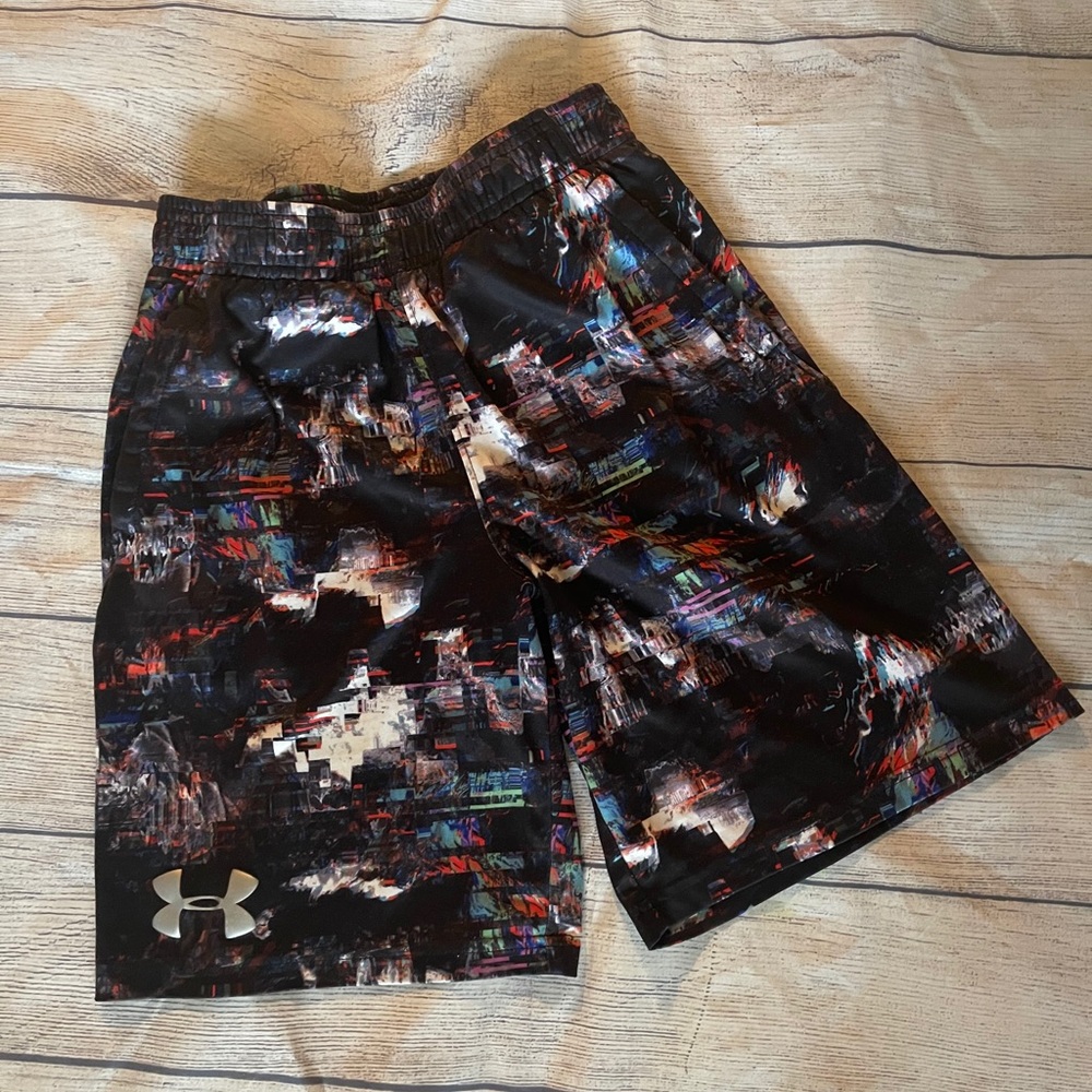 🎈 Boys Under Armour shorts